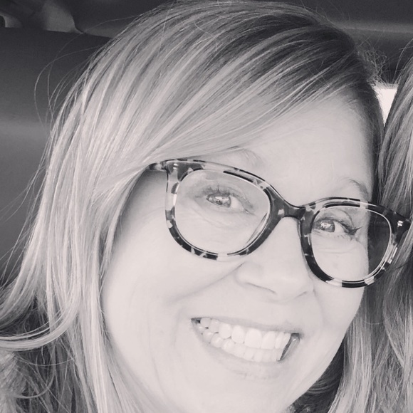 Meet your Posher, Michele - Picture 1 of 1